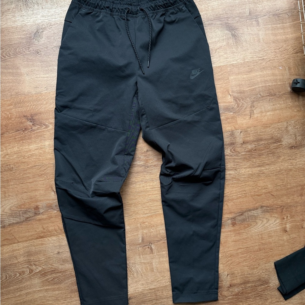 Nike Black Men's Tech Style Jogger Pants